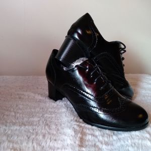 Women's Lace Up Oxfords